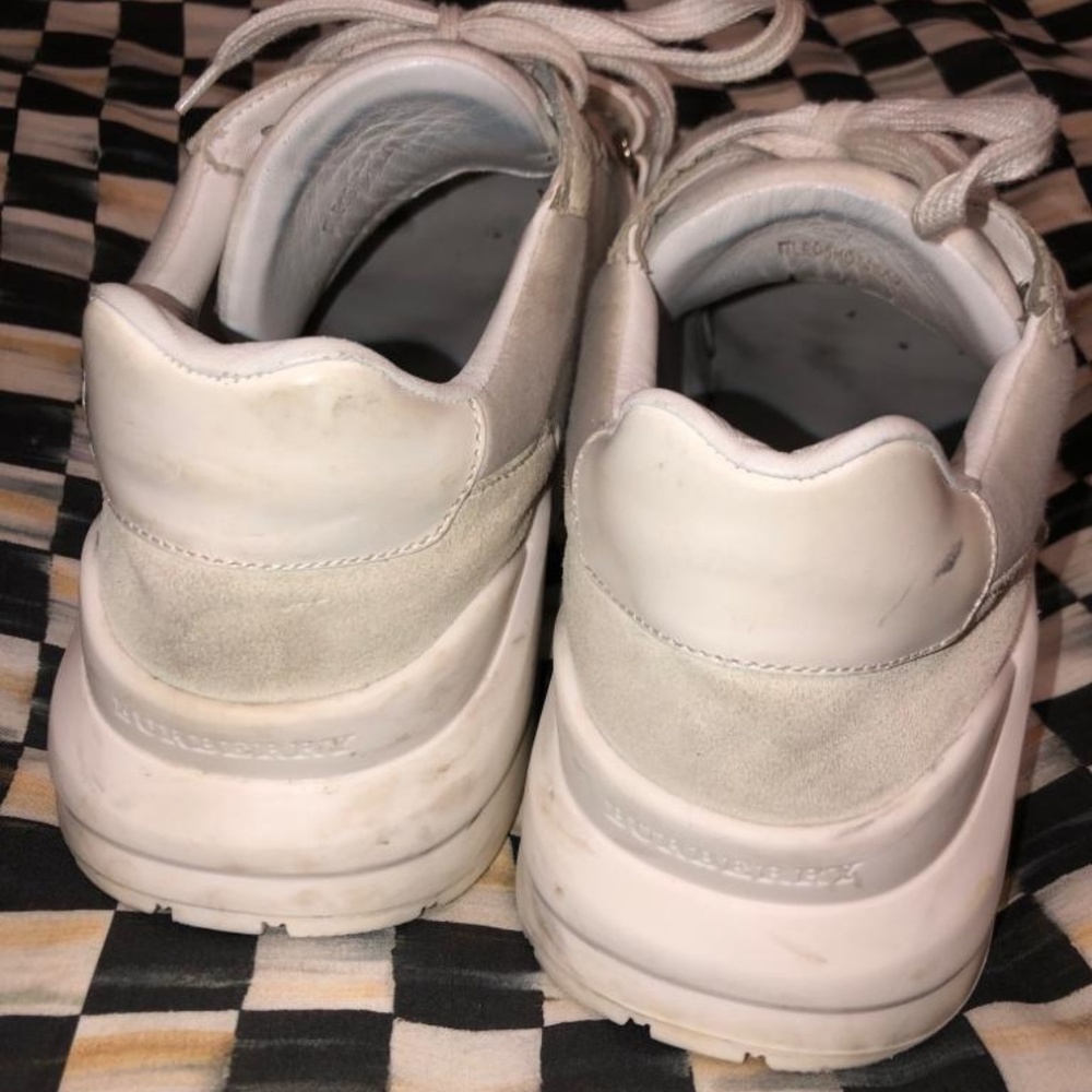 Burberry Vintage White Leather Sneaker Pre-Owned - Picture 2 of 6
